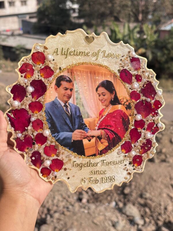 8-Inch Varmala Preservation Resin Frame – Personalized Wedding Keepsake